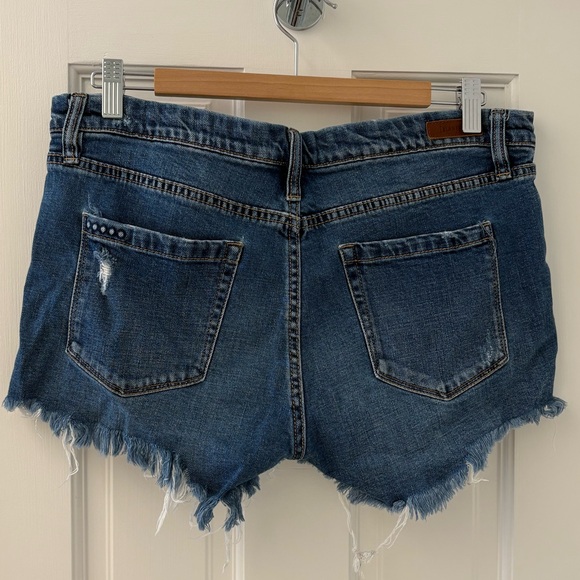 Blank NYC Little Queenie Cutoff Denim Jean Shorts Size 29 - Picture 3 of 3